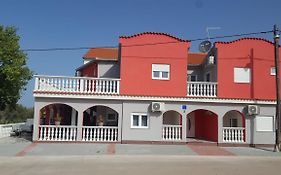 Apartments Megi